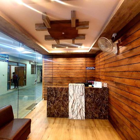 Veekay Residency Hotel Бангалор Екстериор снимка