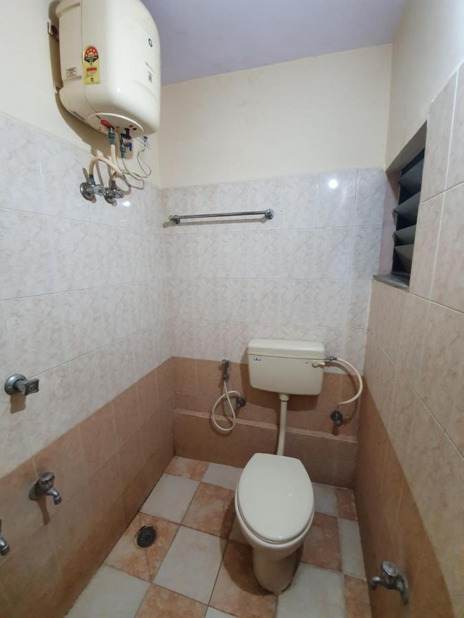 Veekay Residency Hotel Бангалор Екстериор снимка
